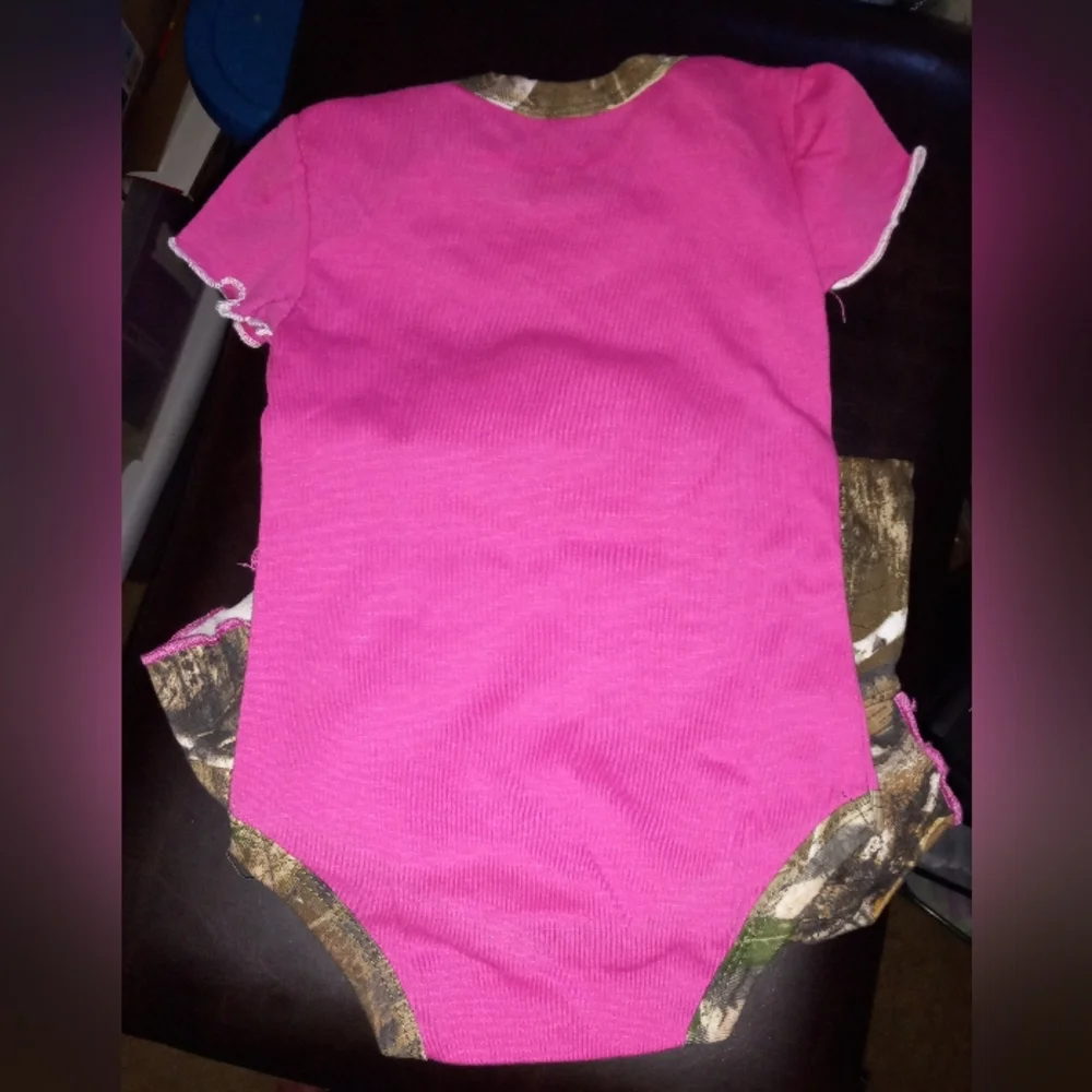 2 Mossy Oak body suits - Picture 2 of 4